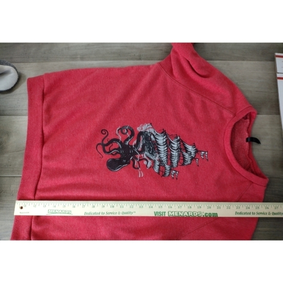 Easy Wear red distressed sweatshirt with ship/kraken sea scene - Picture 11 of 12